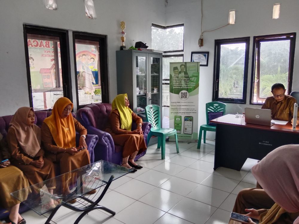 Briefing Rutin Perangkat dan Staf Desa Pamatata